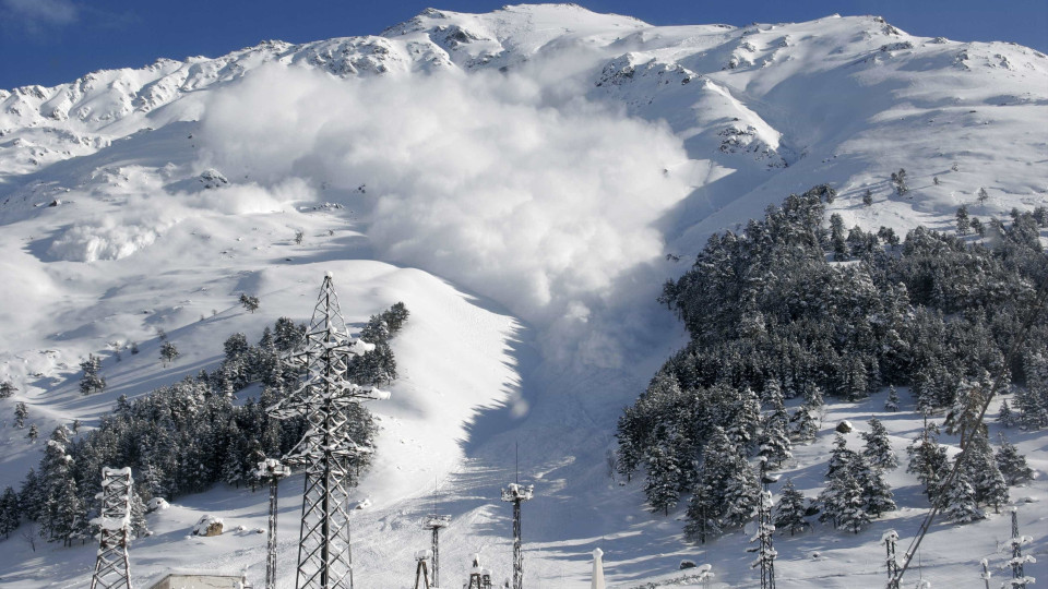 Avalanche na Noruega. Há pelo menos quatro pessoas desaparecidas