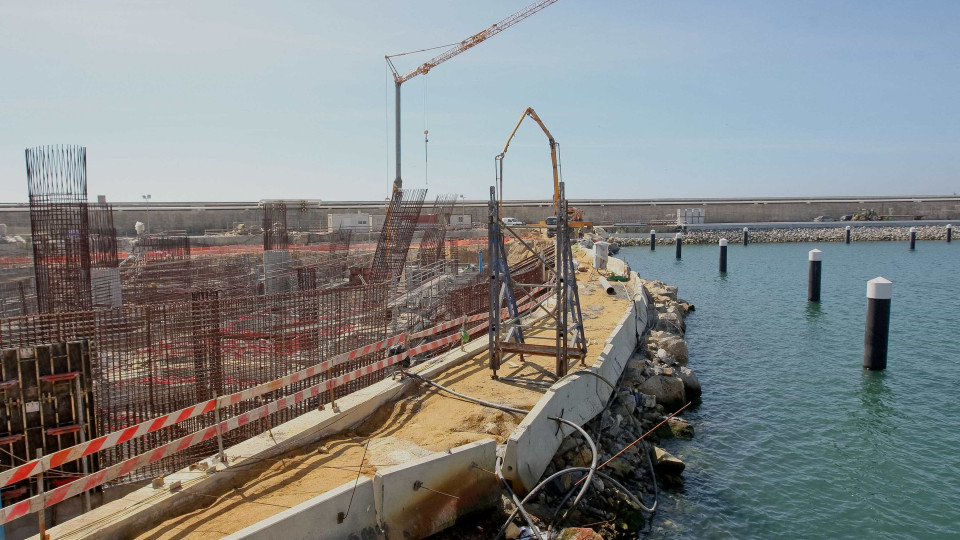 Resgatado tripulante de navio ao largo de Leixões por razões de saúde