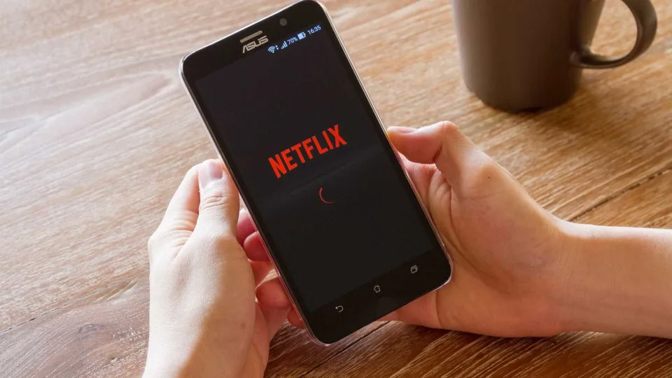 Uma das opções mais úteis da Netflix já chegou ao iPhone