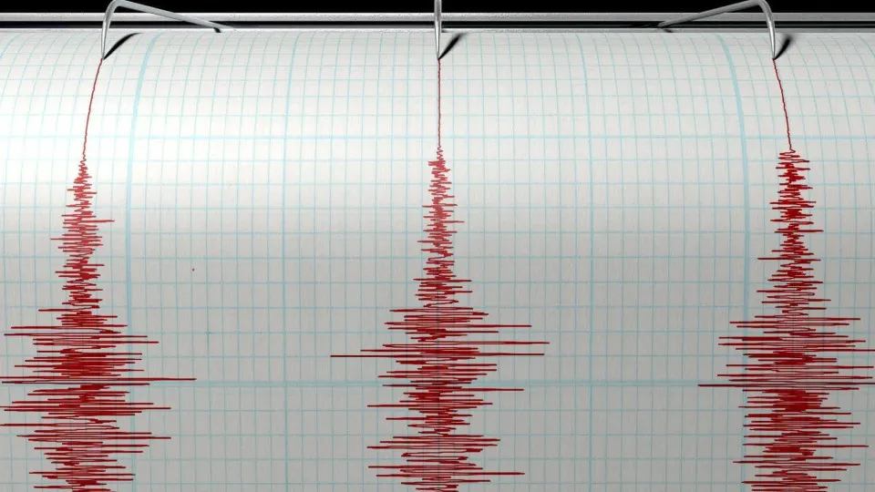 Sismo de magnitude 6.6 abala a Indonésia