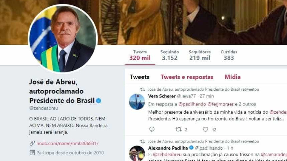 José de Abreu autoproclama-se presidente do Brasil. É a brincar mas pegou