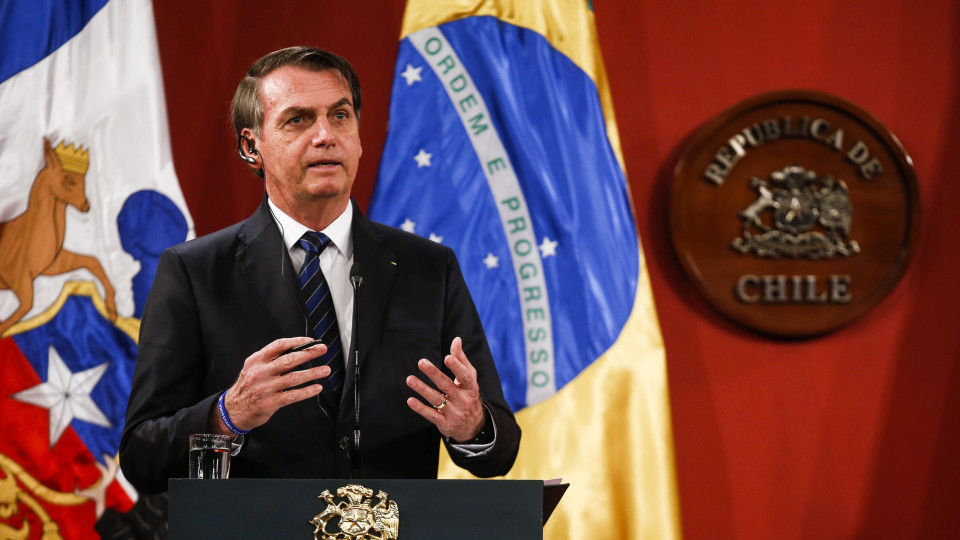Bolsonaro considera possibilidade de não assinar acordo climático
