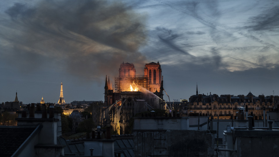 Notre-Dame: Espanha vai rever segurança elétrica dos seus monumentos