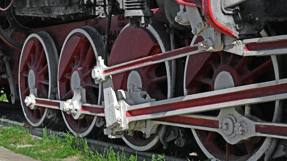 A "mais antiga" locomotiva a vapor portuguesa vai ser restaurada
