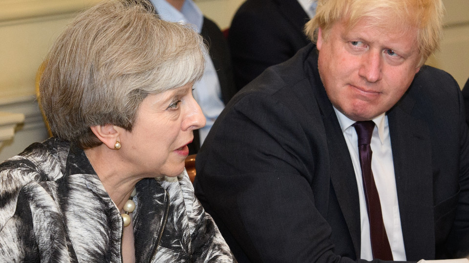 Boris Johnson anuncia candidatura contra Theresa May