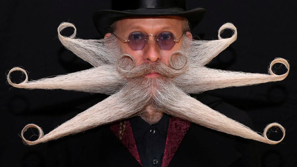 Os bigodes e as barbas mais curiosas do mundo invadiram Antuérpia