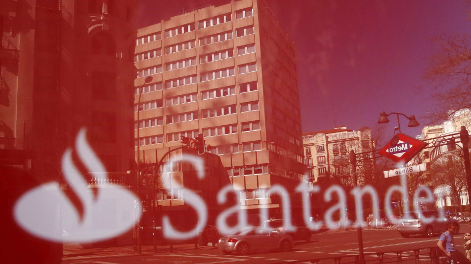 BES: Santander vai recorrer de sentença de pagamento a cliente