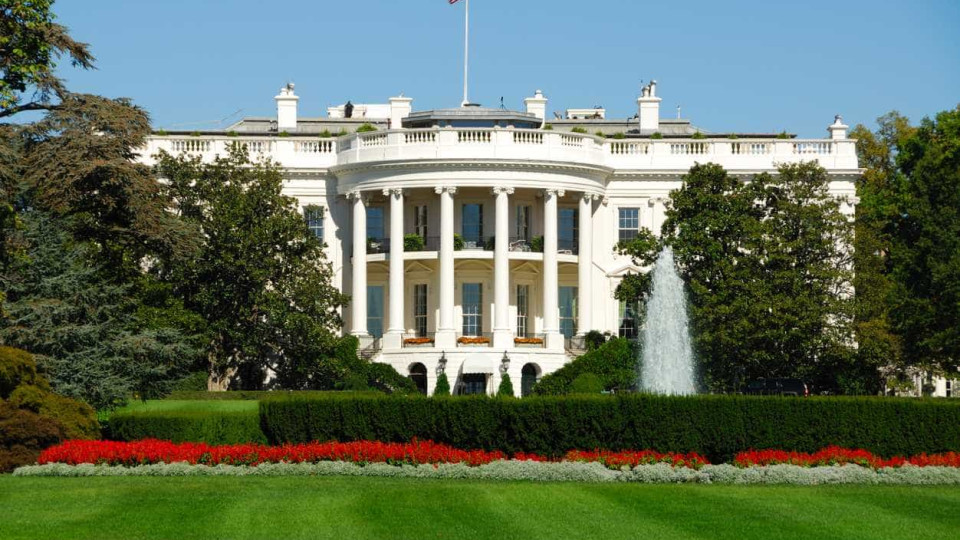 Novo muro de proteção da Casa Branca começa a ser construído no verão