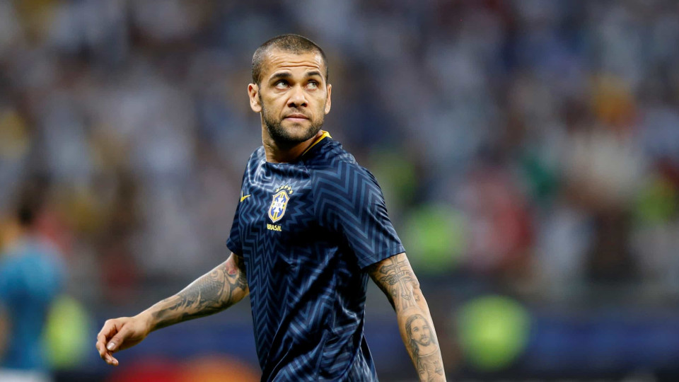 Dani Alves sobre Messi: "Sinto pena por ele"