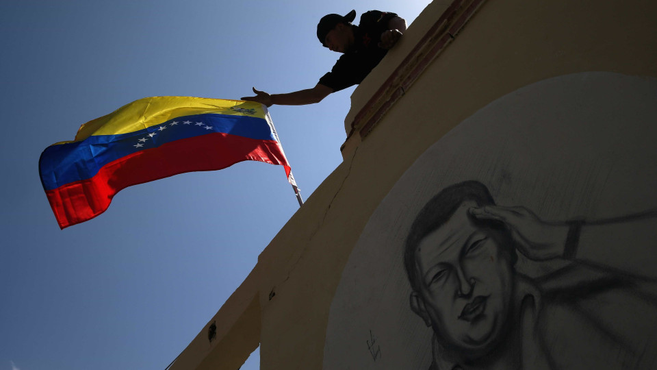 Dois vereadores chavistas assassinados na Venezuela numa semana