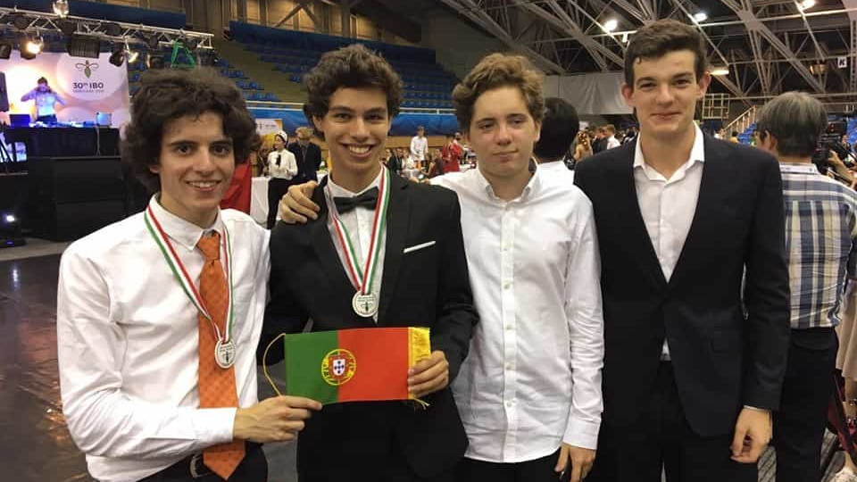 Alunos portugueses vencem medalha de bronze nas Olimpíadas de Biologia