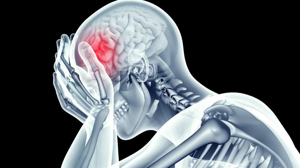 Nove sinais de cancro na cabeça que podem surpreendê-lo e sete causas