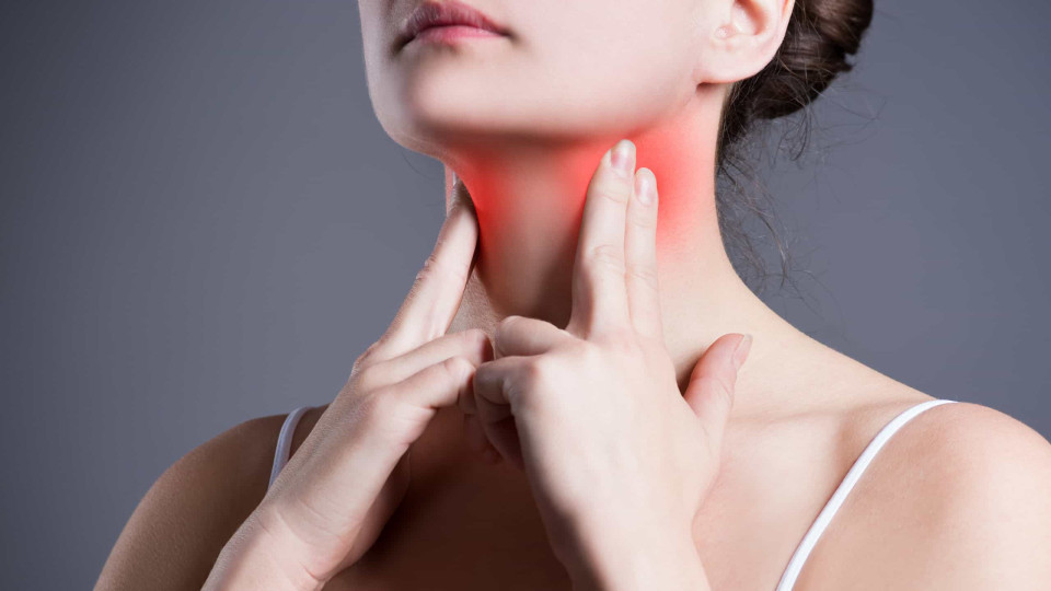 Oito sinais de alarme de que pode estar a sofrer de doença da tiroide