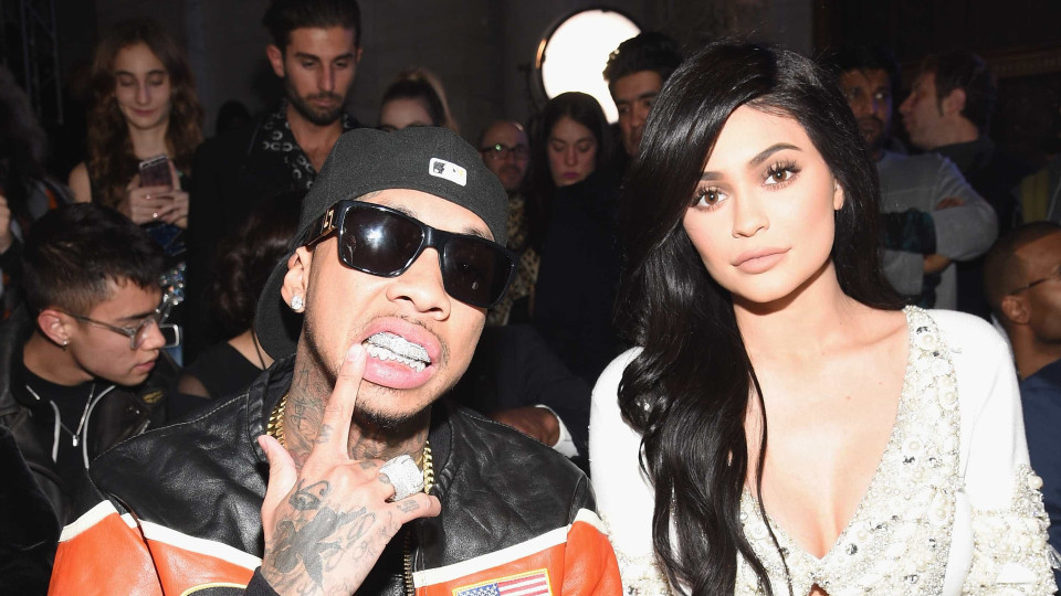 Kylie Jenner tem um "fraquinho" pelo ex-namorado Tyga, diz fonte