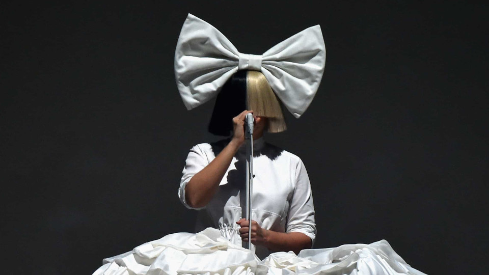 Sia revela que sofre de doença rara