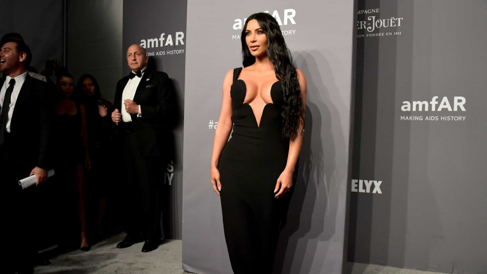 Confissão hilariante de Kim Kardashian! "Às vezes faço xixi na roupa"