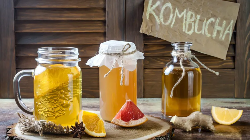 Sabe o que é a kombucha? Cinco curiosidades sobre a bebida fermentada