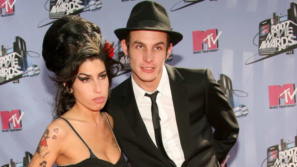 Ex-marido de Amy Winehouse detido após incêndio