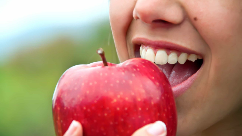 Comer fruta antes ou depois das refeições? Eis a questão