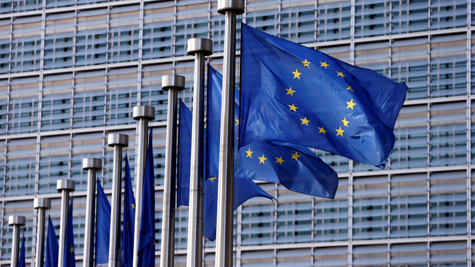 Bruxelas estuda forma de evitar "surpresas desagradáveis" em adesões à UE