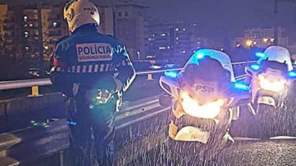 Motociclista agradece a polícia por viagem em segurança na 25 de Abril