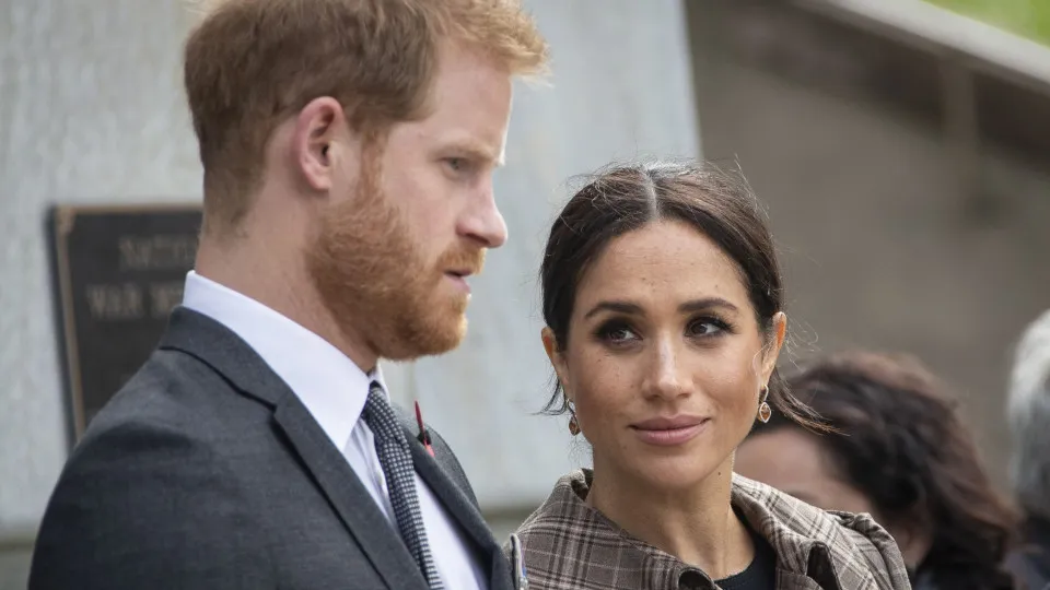 Meghan Markle e Harry tomam medidas contra a imprensa