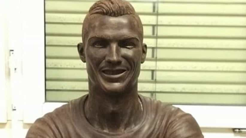 Ovarense cria escultura de chocolate em tamanho real de Cristiano Ronaldo