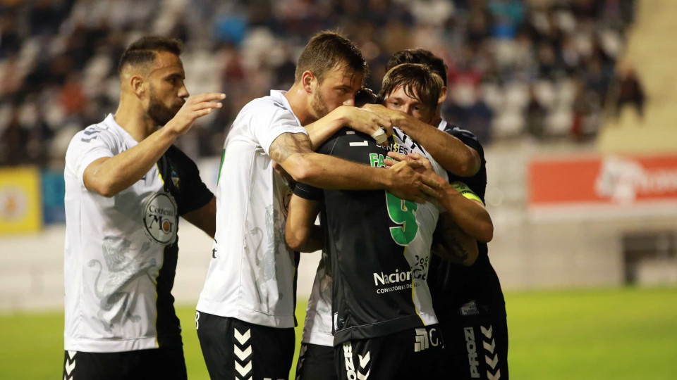 'Show' de Ryan Gauld mantém Farense na luta pelo topo