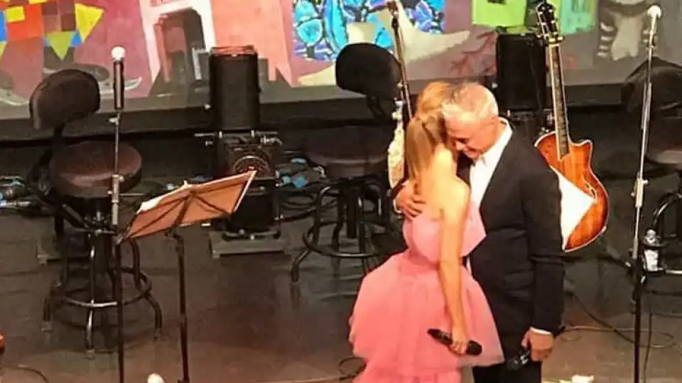 João Gil e Ana Mesquita 'casaram-se' em palco durante concerto