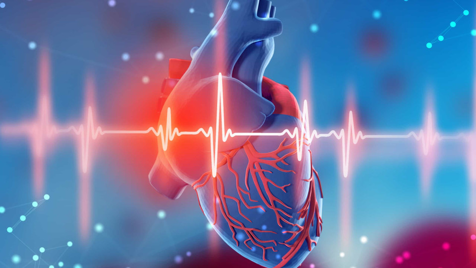 É verdade que o coração não dói? Perceba se está a sofrer um enfarte