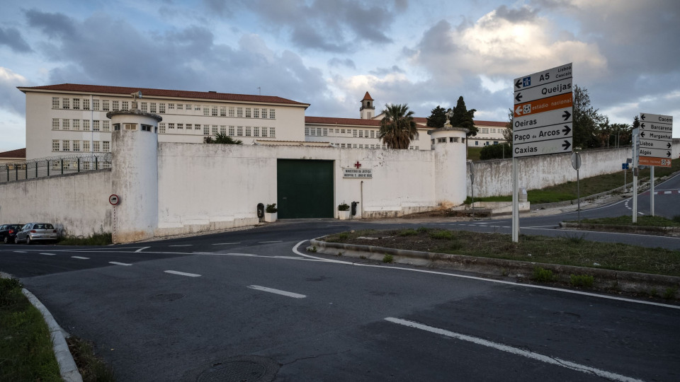 Pelo menos três infetados no hospital prisional de Caxias e no EP Porto
