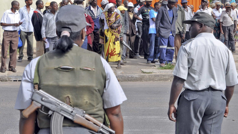 Ativistas acusam polícia moçambicana de "brutalidade"