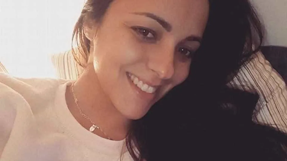 Marta Cruz posa com a filha mais velha. "Gira a miúda"