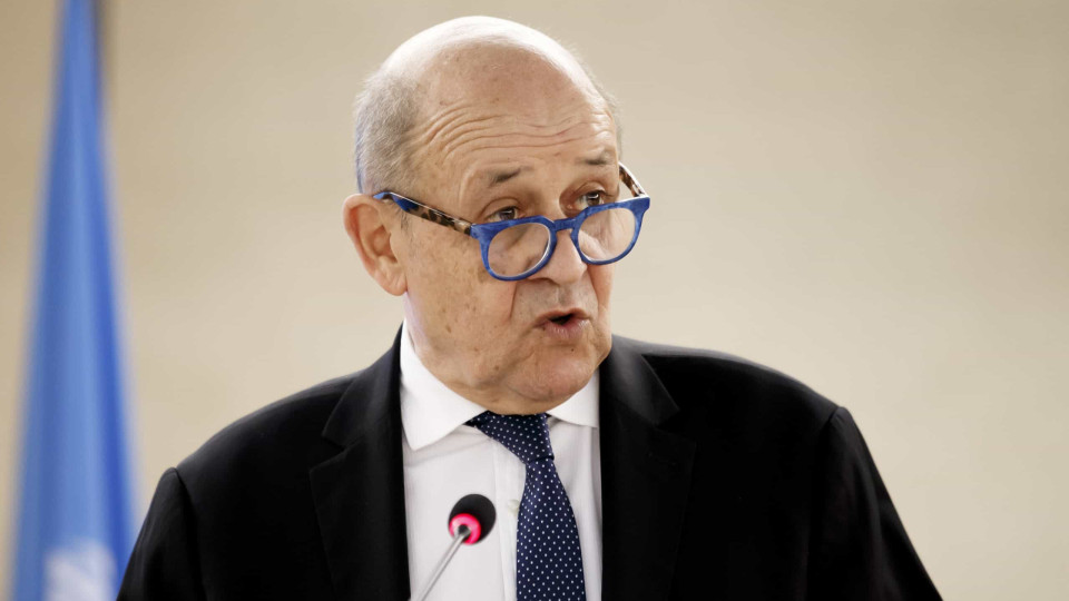 Governo francês admite falhas na OMS e pede multilateralismo na saúde
