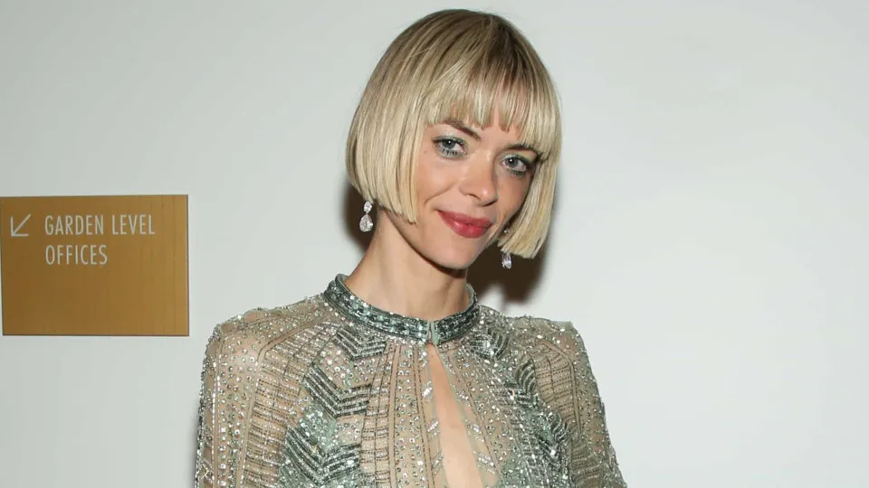 Atriz Jaime King pede ordem de restrição contra o marido