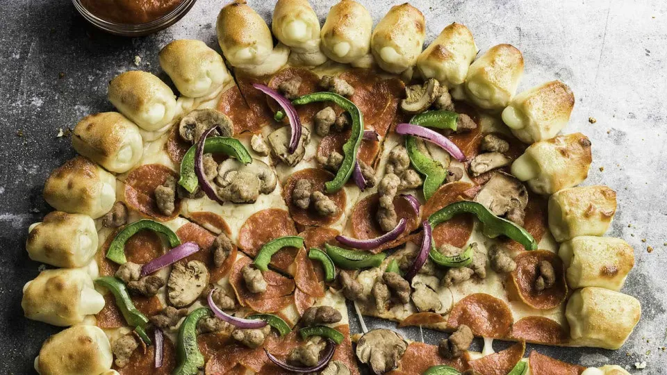 A icónica Cheesy Bites chega ao Delivery da Pizza Hut