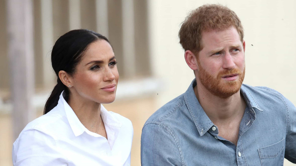 Harry e Meghan Markle vêem drones em cima de casa e chamam polícia