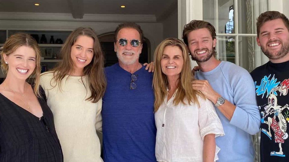 Arnold Schwarzenegger comemorou o Dia do Pai com os filhos e a 'ex'