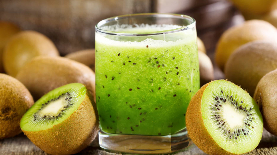 Está sempre com fome? O sumo de kiwi e espinafres que controla o apetite