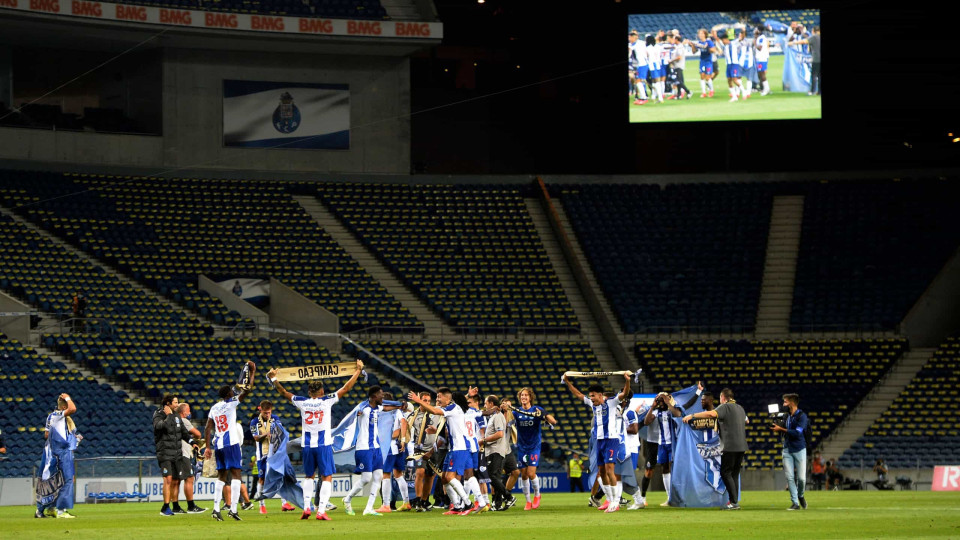 Faltou pandemónio, mas pandemia não roubou festa: Notas do Porto-Sporting