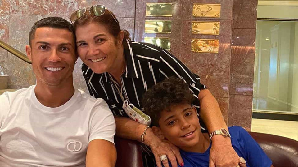 Cristiano Ronaldo desfruta de bons momentos com a mãe
