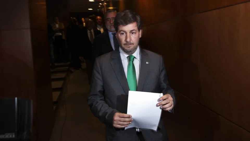 Sporting chega a acordo com a banca para libertar 4 ME e pagar salários