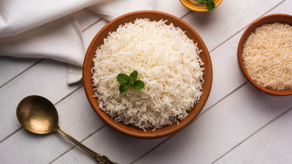 Arroz empapado e colado ao tacho? Nunca mais! Acrescente limão...