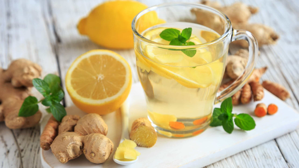 Chá de gengibre e outros remédios naturais para limpar o intestino