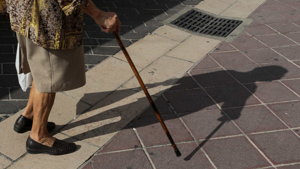 Cuidadora burlou idosa de 87 anos que a considerava uma "amiga especial"