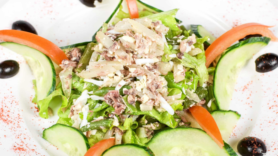 Quinta-feira fit: Salada de atum com maionese saudável
