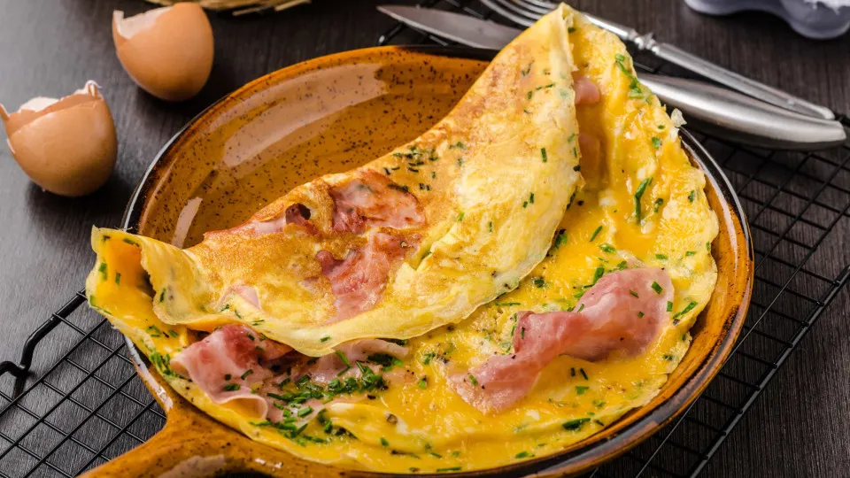 O truque de chef para preparar a omelete perfeita (sim, ela existe!)