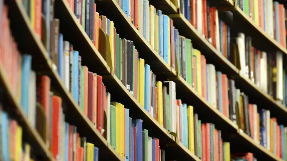 Fundação Gulbenkian oferece livros à biblioteca de Proença-a-Nova