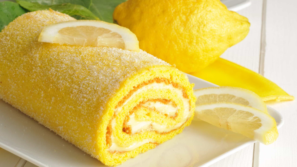 Adoce o seu dia com esta torta de limão húmida