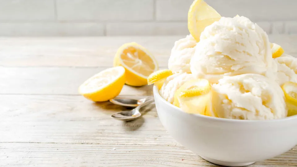 Gelado de limão e tangerina caseiro para os dias de calor